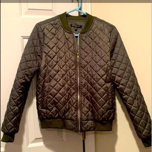 - WOMEN'S GREEN QUILTED BOMBER JACKET S